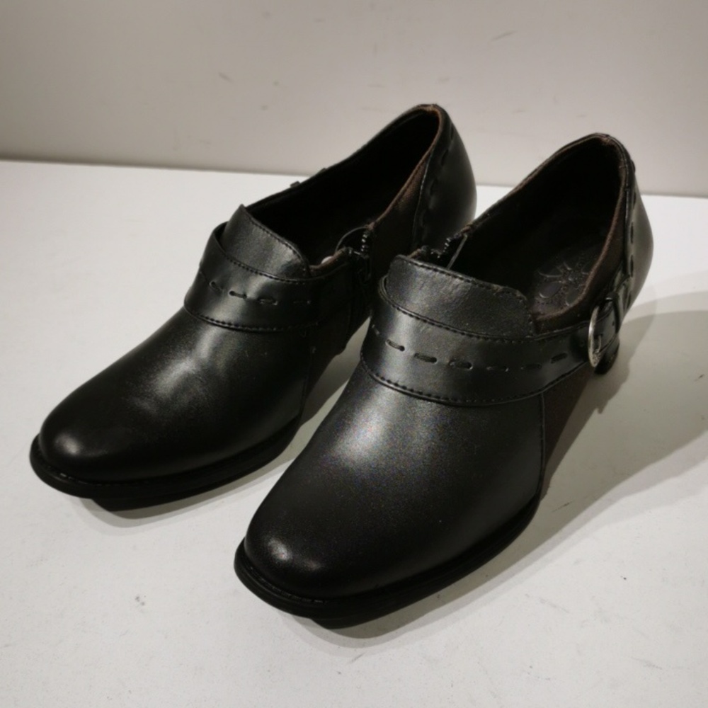 Dr Scholl's heels, size 7 Wide ladies, black